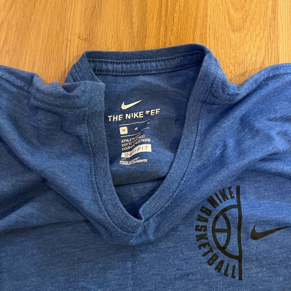 The Nike Basketball Tee - Picture 2 of 2